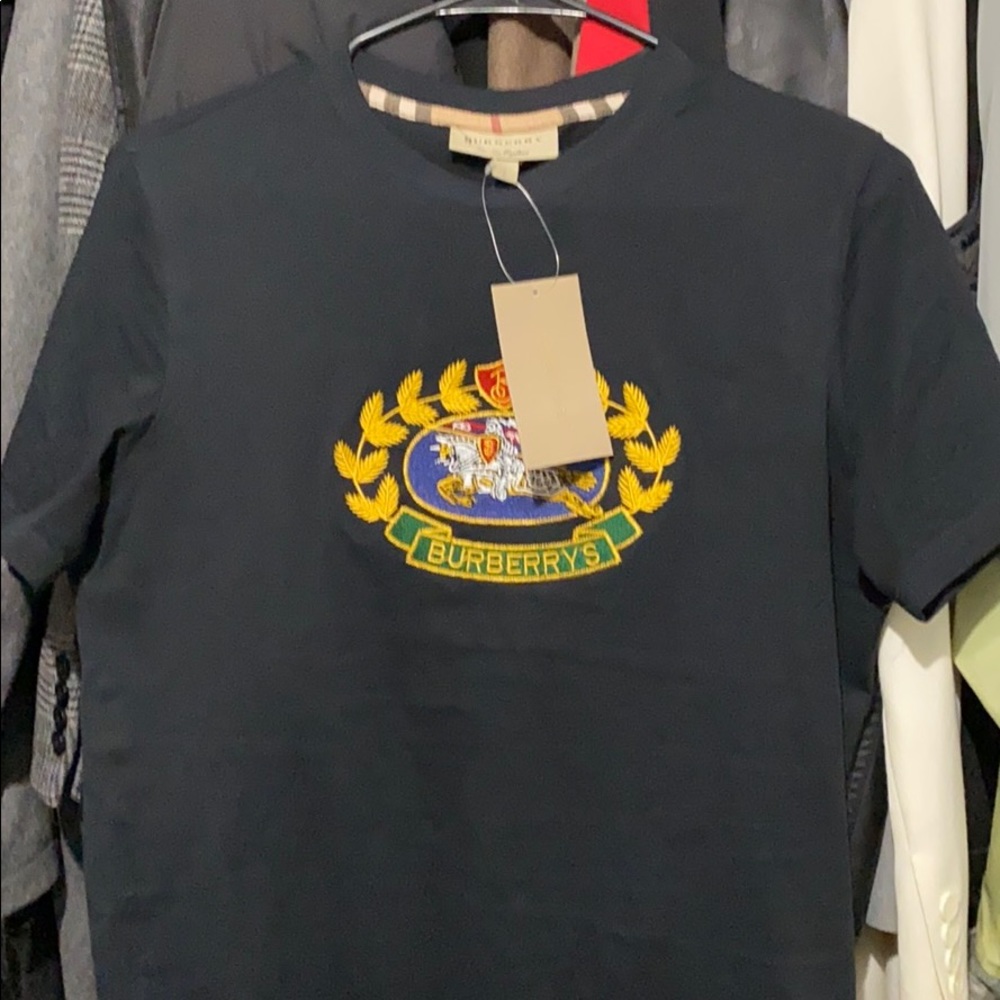 Burberry tshirt